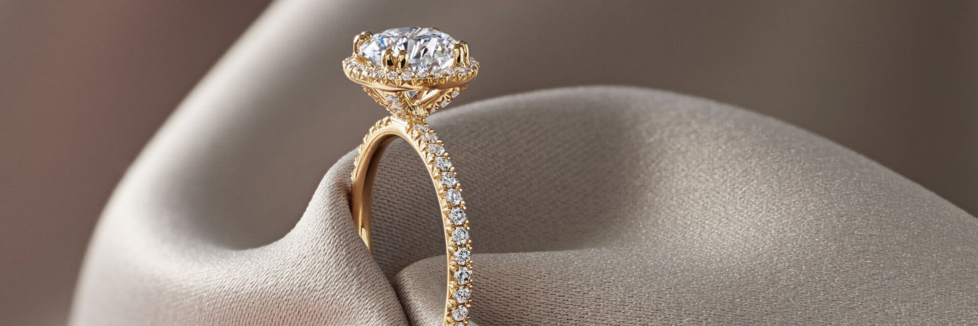 14K Gold 3 Stone Minimalist Diamond Ring – FERKOS FJ