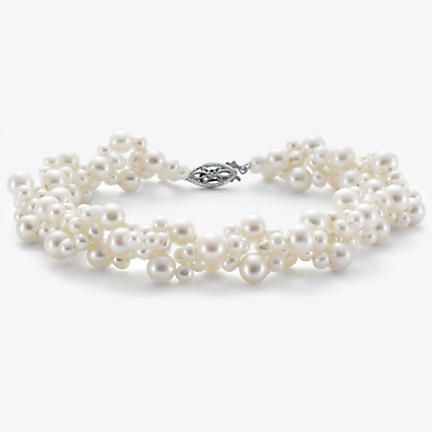 Freshwater-cultured-pearl-bracelet