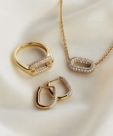 Discover Ellipse by Blue Nile. Shop the new collection.