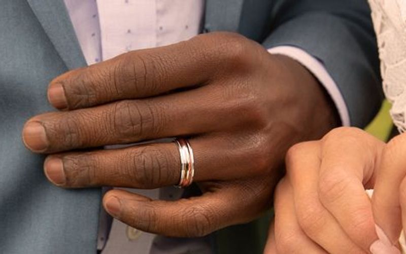 Keyzar · Where and When Should Men Wear Their Wedding Rings?